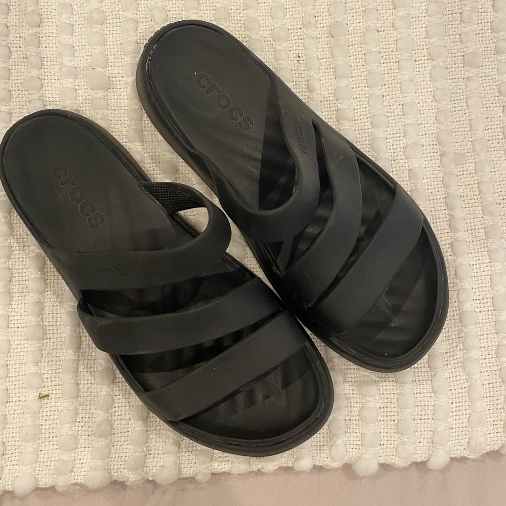 CROCS Women's Black Strappy Sandals